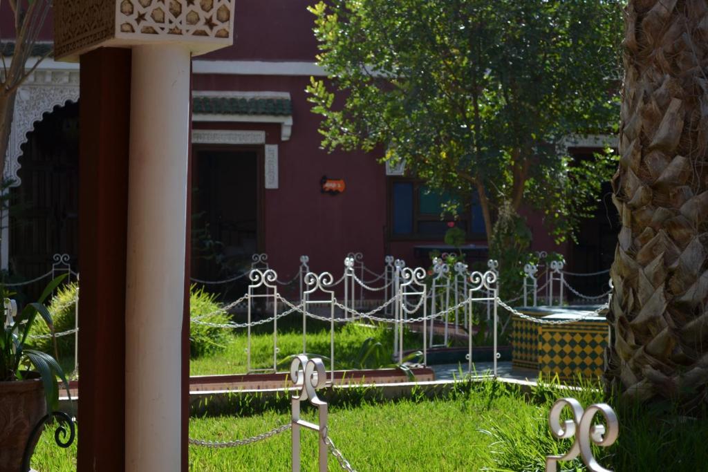 Hotel Riad L' Arganier D' Or Aït el Rhazi Extérieur photo